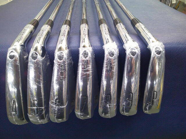Wilson アイアンセット STAFF MODEL BLADE (2025) 7本