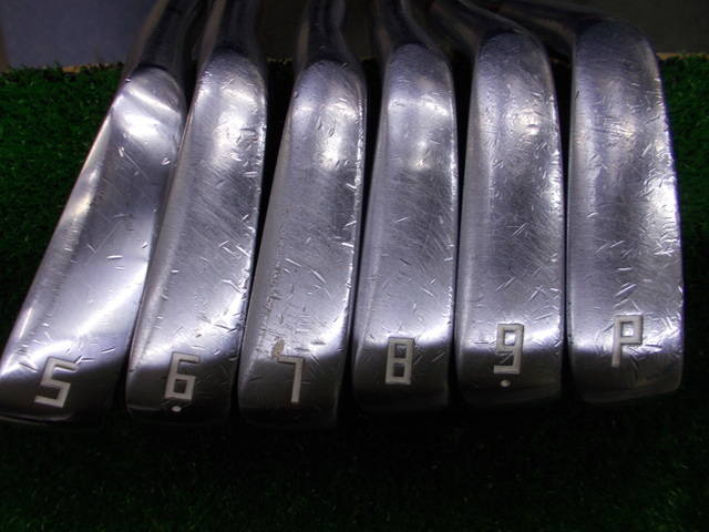 中古 ONOFF FORGED KURO (2020)  6本アイアンセット ゴルフ用品