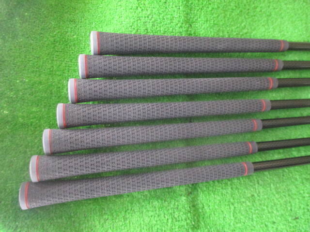 中古 ONOFF AKA (2024)  7本アイアンセット ゴルフ用品