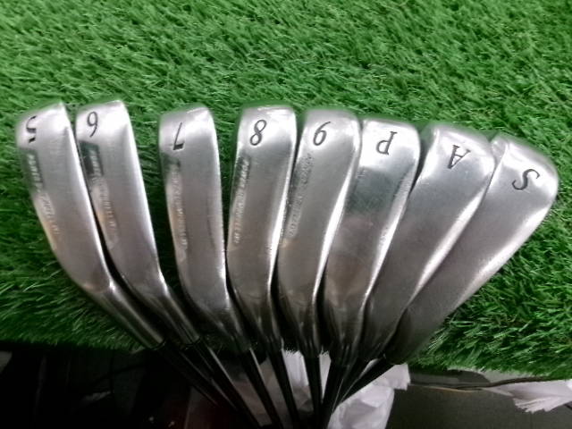 DUNLOP アイアンセット XXIO (2010)  8本