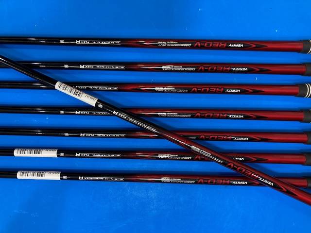 中古 VERITY RED-V 8本アイアンセット ゴルフ用品