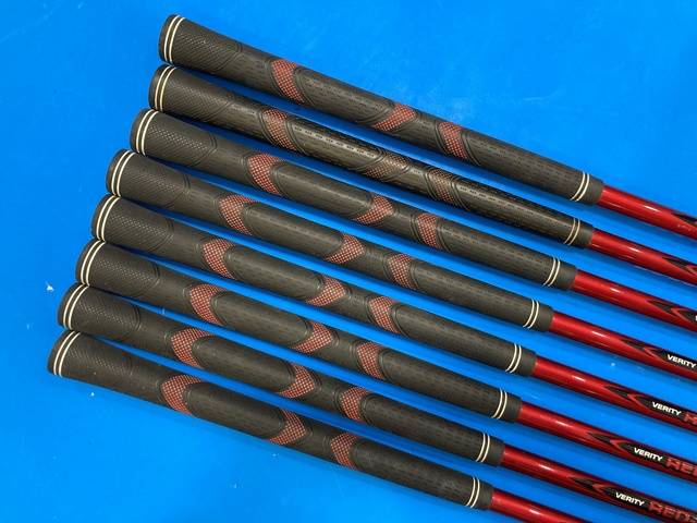 中古 VERITY RED-V 8本アイアンセット ゴルフ用品