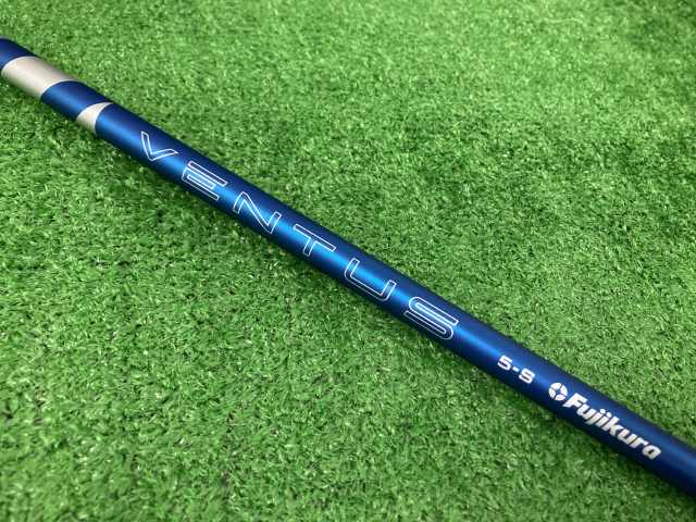 中古ゴルフ 24 VENTUS BLUE 5（S） キャロウェイ用スリーブ 44.125インチの写真
