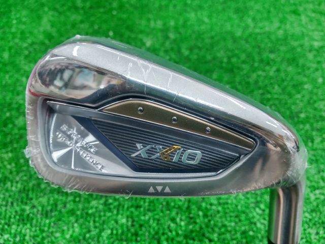 中古ゴルフ ゼクシオ2024 Navy 6I 28°の写真