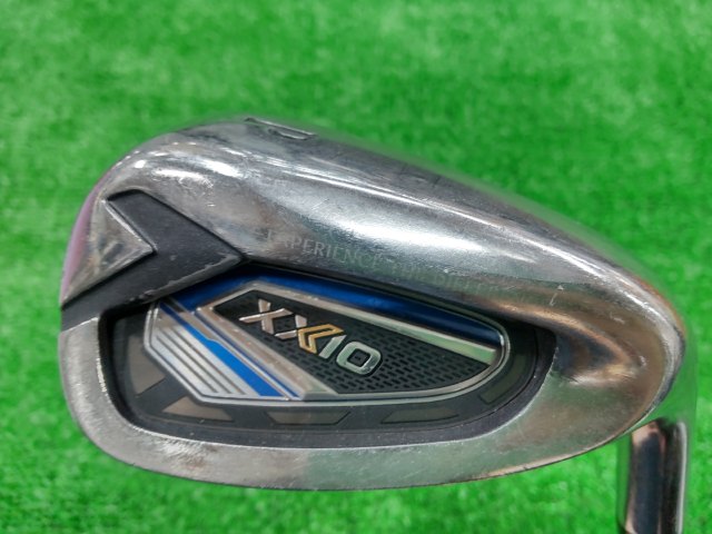 中古ゴルフ ゼクシオ2022 Navy 44°の写真