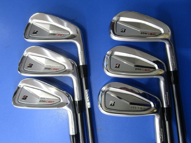 中古ゴルフ BRIDGESTONE アイアンセットの写真