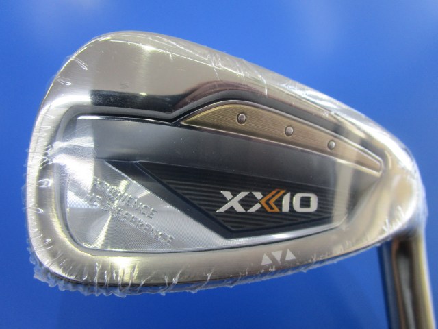 中古ゴルフ ゼクシオ2024 Navy 7I 28°の写真