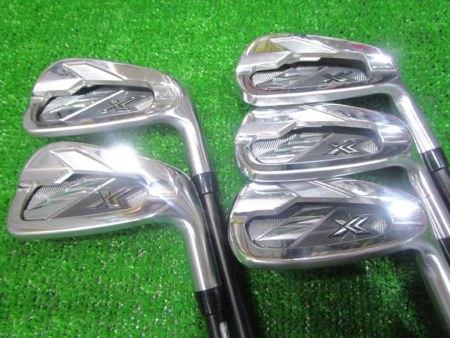 中古ゴルフ ゼクシオX2022 5本の写真