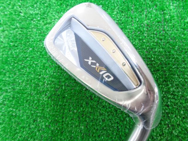 中古ゴルフ ゼクシオ2024 Navy 7I 28°の写真