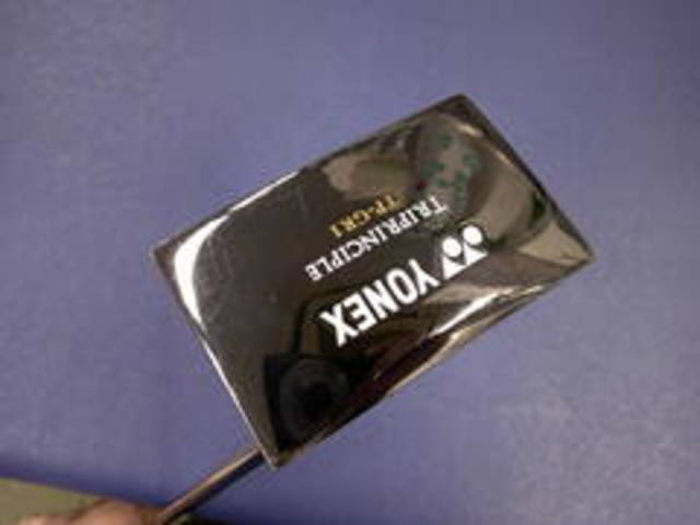 中古ゴルフ YONEX パターの写真