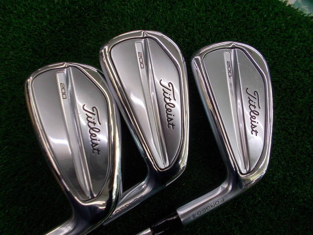中古ゴルフ T200 (2023)  6本の写真