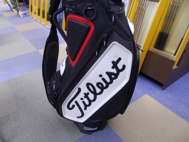 中古ゴルフ Titleist 中古キャディバッグの写真