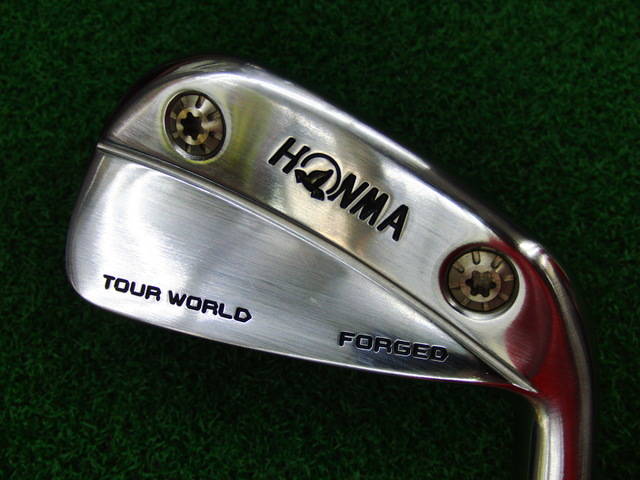 中古ゴルフ TOUR WORLD TW-U FORGED #3(21゜)の写真