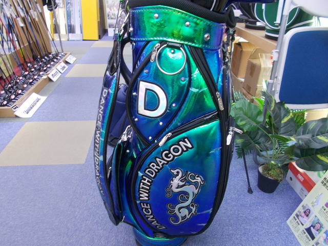 中古ゴルフ Dance With Dragon 中古キャディバッグの写真