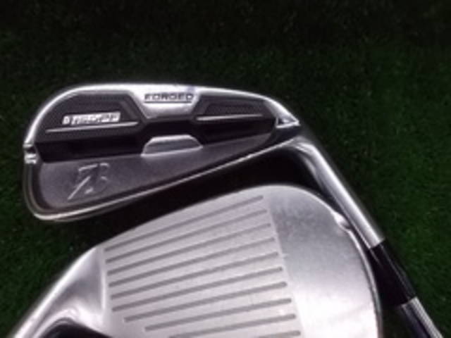 中古ゴルフ BRIDGESTONE アイアンセットの写真