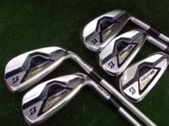中古ゴルフ BRIDGESTONE アイアンセットの写真