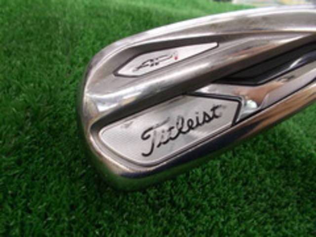 中古ゴルフ Titleist アイアンセットの写真