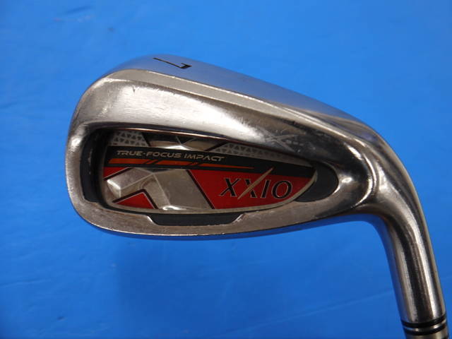 中古ゴルフ XXIO (2018) レッド  6本の写真