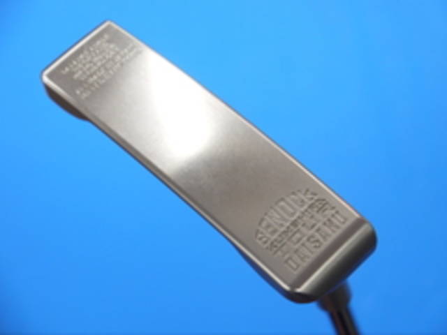 中古ゴルフ BENOCK パターの写真