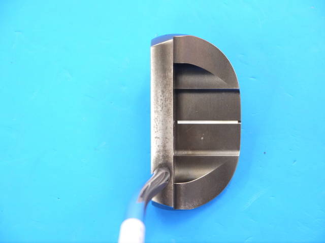 【美品】DOCUS DESIGN HUGA1 34インチ(ベントネック) パター DOCUS ドゥーカス 中古パター HUGA 1.1 ベントネックの商品詳細