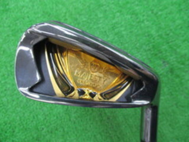 中古ゴルフ MAJESTY GOLF ドライバーの写真