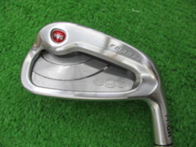 中古ゴルフ PRGR アイアンセットの写真