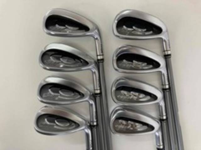 中古ゴルフ PRGR アイアンセットの写真