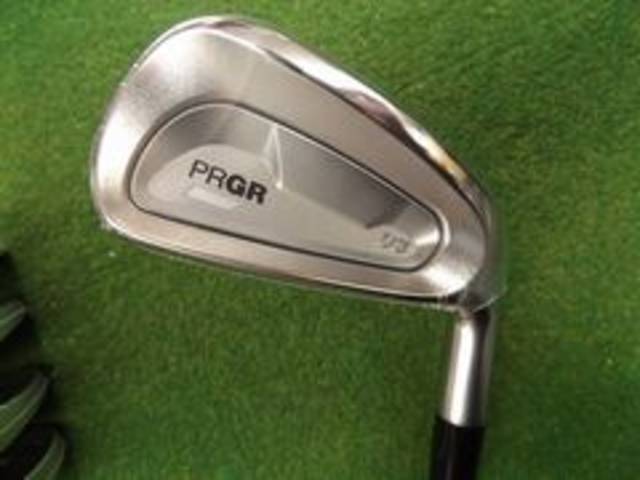 中古ゴルフ PRGR アイアンセットの写真