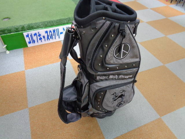 中古ゴルフ Dance With Dragon 中古キャディバッグの写真