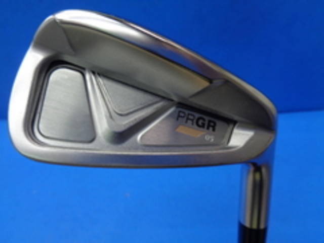 中古ゴルフ PRGR アイアンセットの写真