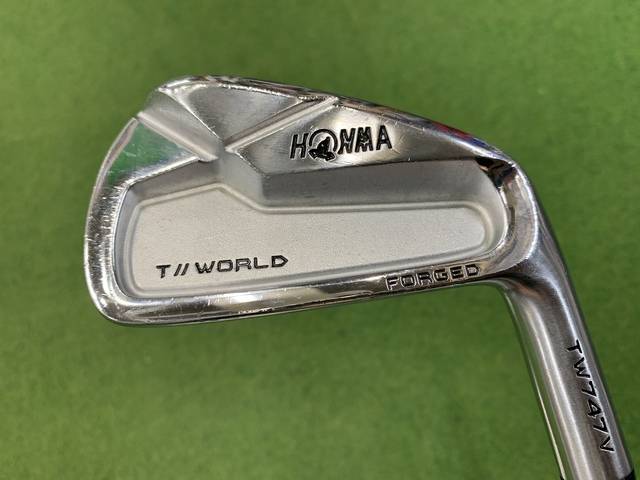 中古ゴルフ TOUR WORLD TW747V  7本の写真