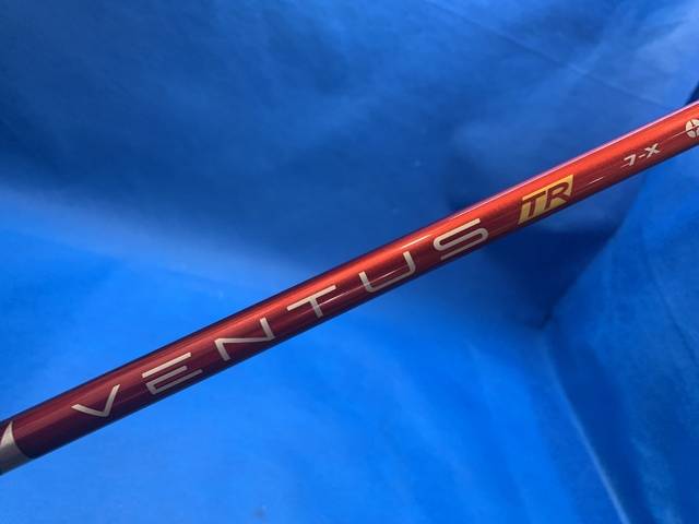 中古ゴルフ (Ｘ) VENTUS TR RED (VeloCore) 7 (タイトリスト用スリーブ)の写真