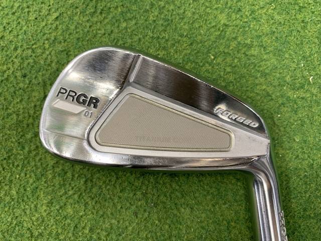 中古ゴルフ PRGR 01  6本の写真