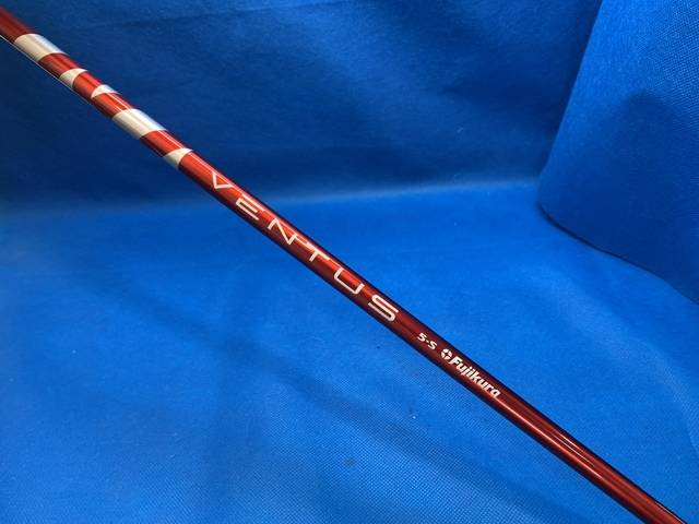 中古ゴルフ (Ｓ) VENTUS RED (VeloCore) 5 (US) (テーラーメイド用スリーブ)の写真