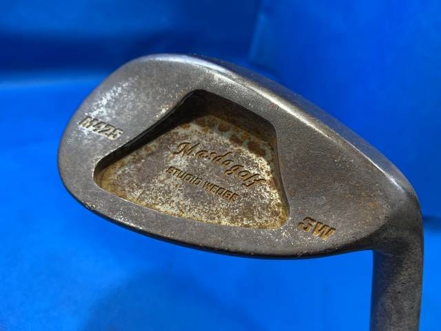 中古ゴルフ STUDIO WEDGE M425 (ノーメッキ) SW(58゜)の写真