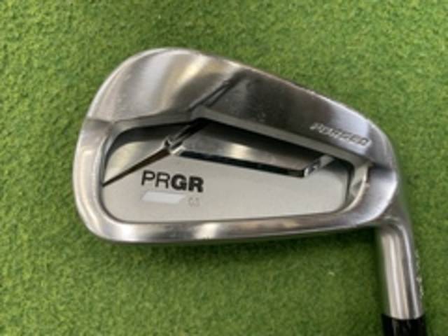中古ゴルフ PRGR アイアンセットの写真
