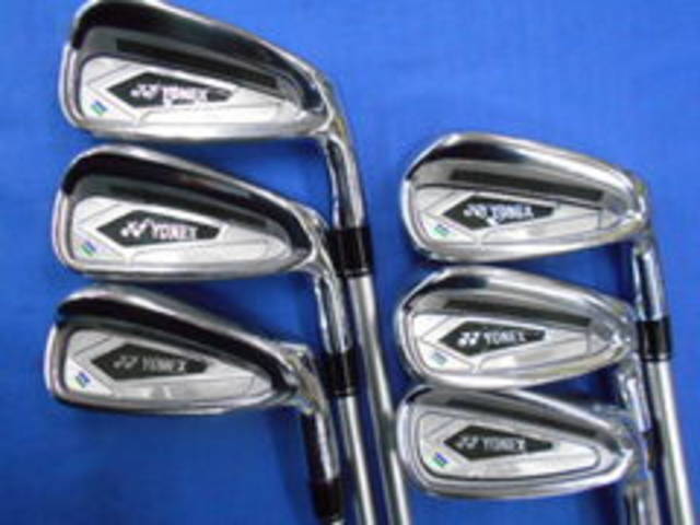 中古ゴルフ YONEX アイアンセットの写真