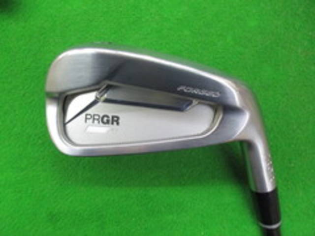中古ゴルフ PRGR アイアンセットの写真