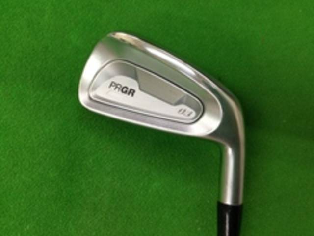 中古ゴルフ PRGR アイアンセットの写真