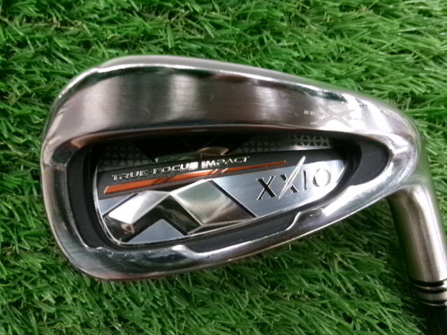 中古ゴルフ XXIO (2018) ネイビー  6本の写真