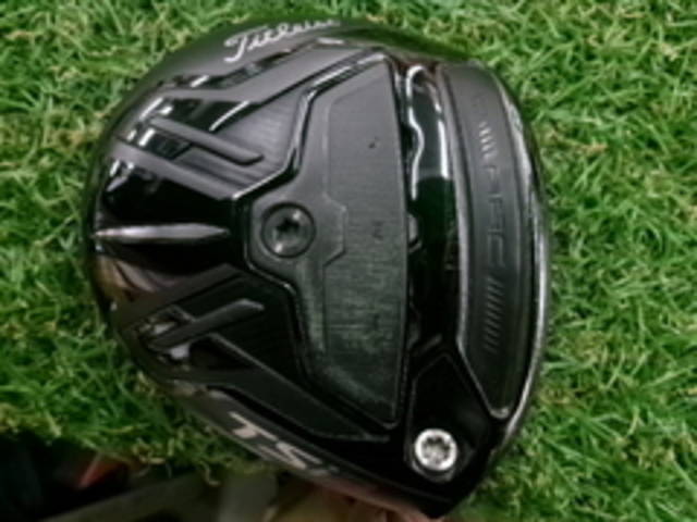 中古ゴルフ Titleist ドライバーの写真