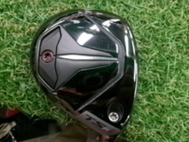 中古ゴルフ Titleist ドライバーの写真