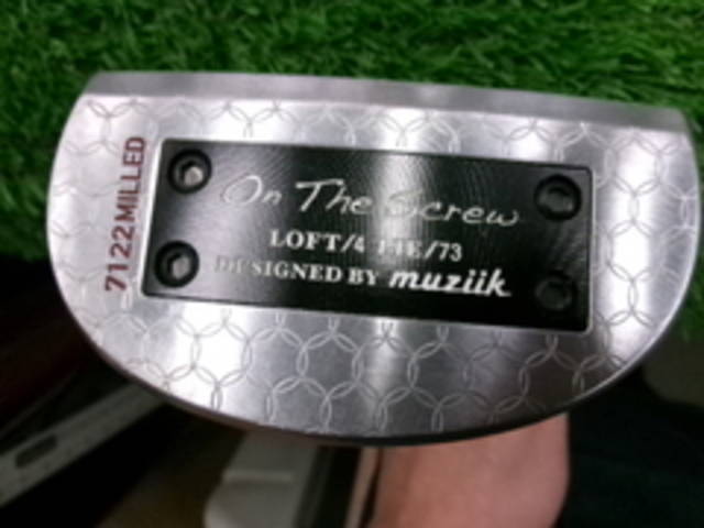 中古ゴルフ Muziik パターの写真