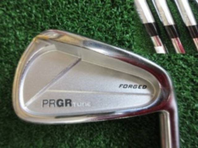 中古ゴルフ PRGR アイアンセットの写真