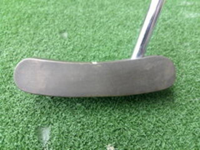 中古ゴルフ PING パターの写真