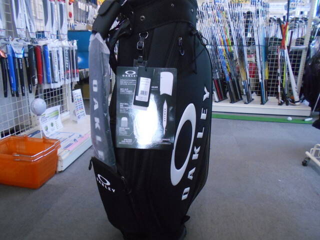 中古ゴルフ OAKLEY 中古キャディバッグの写真