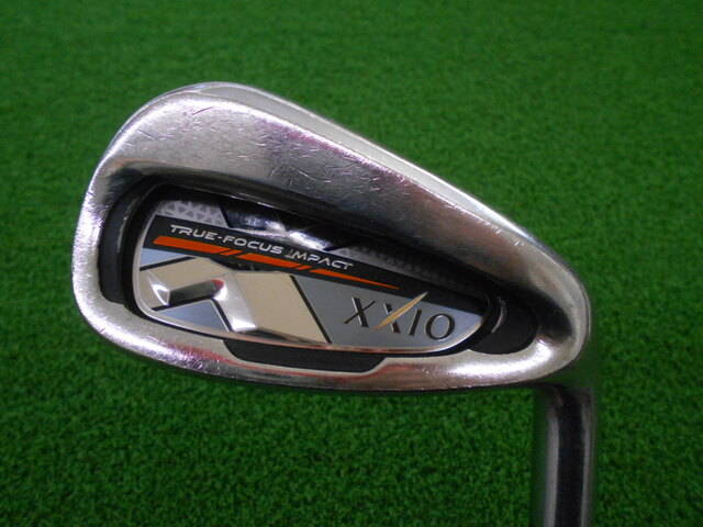 中古ゴルフ XXIO (2018) ネイビー  5本の写真